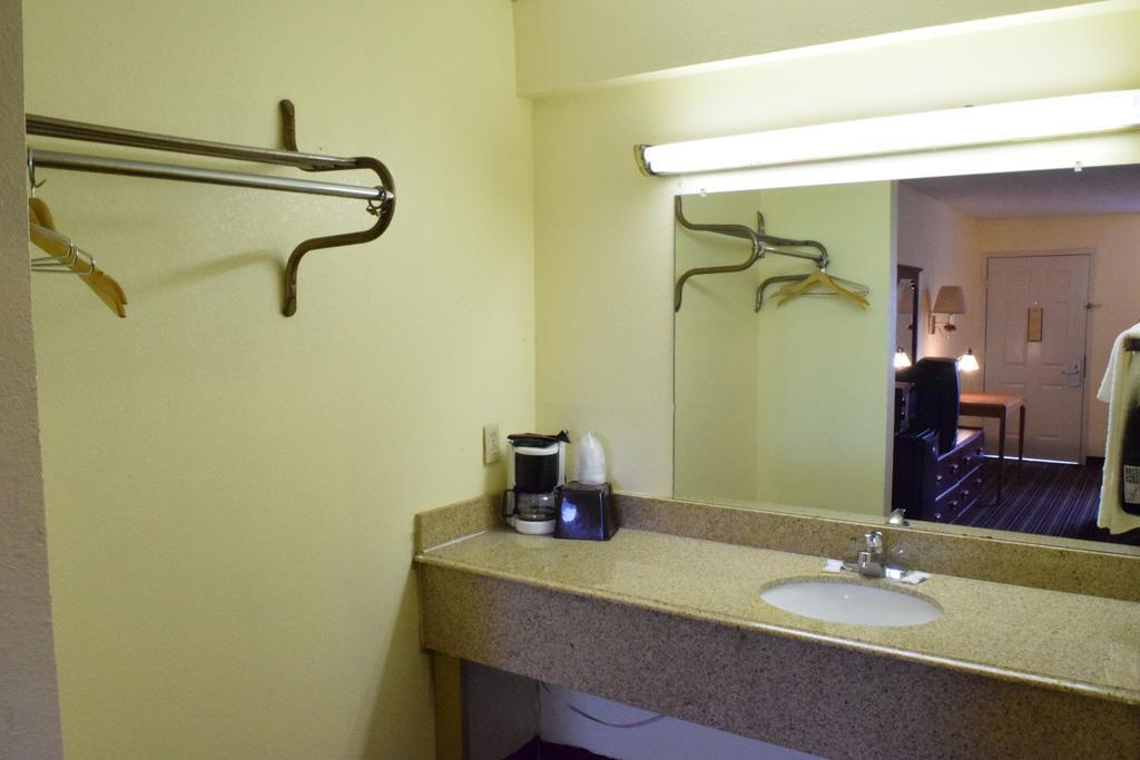 Executive Inn オデッサ 部屋 写真