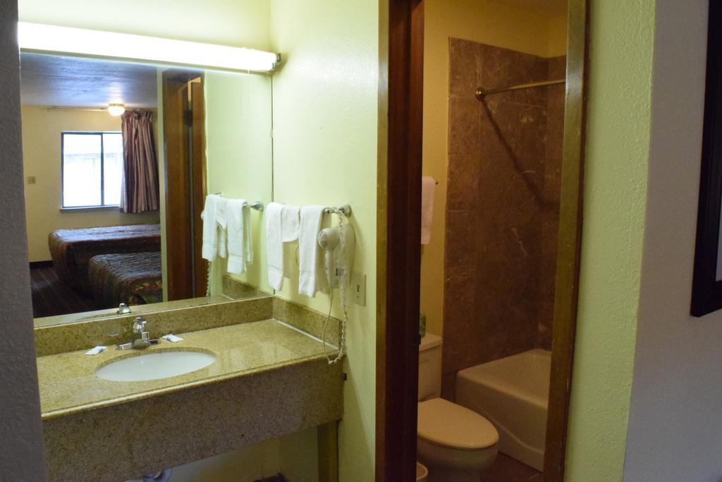 Executive Inn オデッサ 部屋 写真